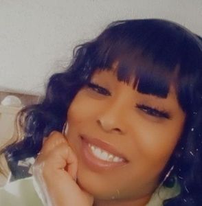 Meet your Posher, Rosie rosegold